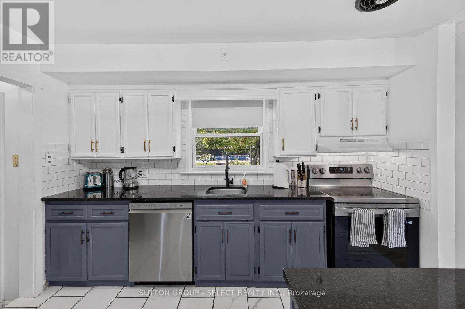 305 Stephen Street Property Photo 13