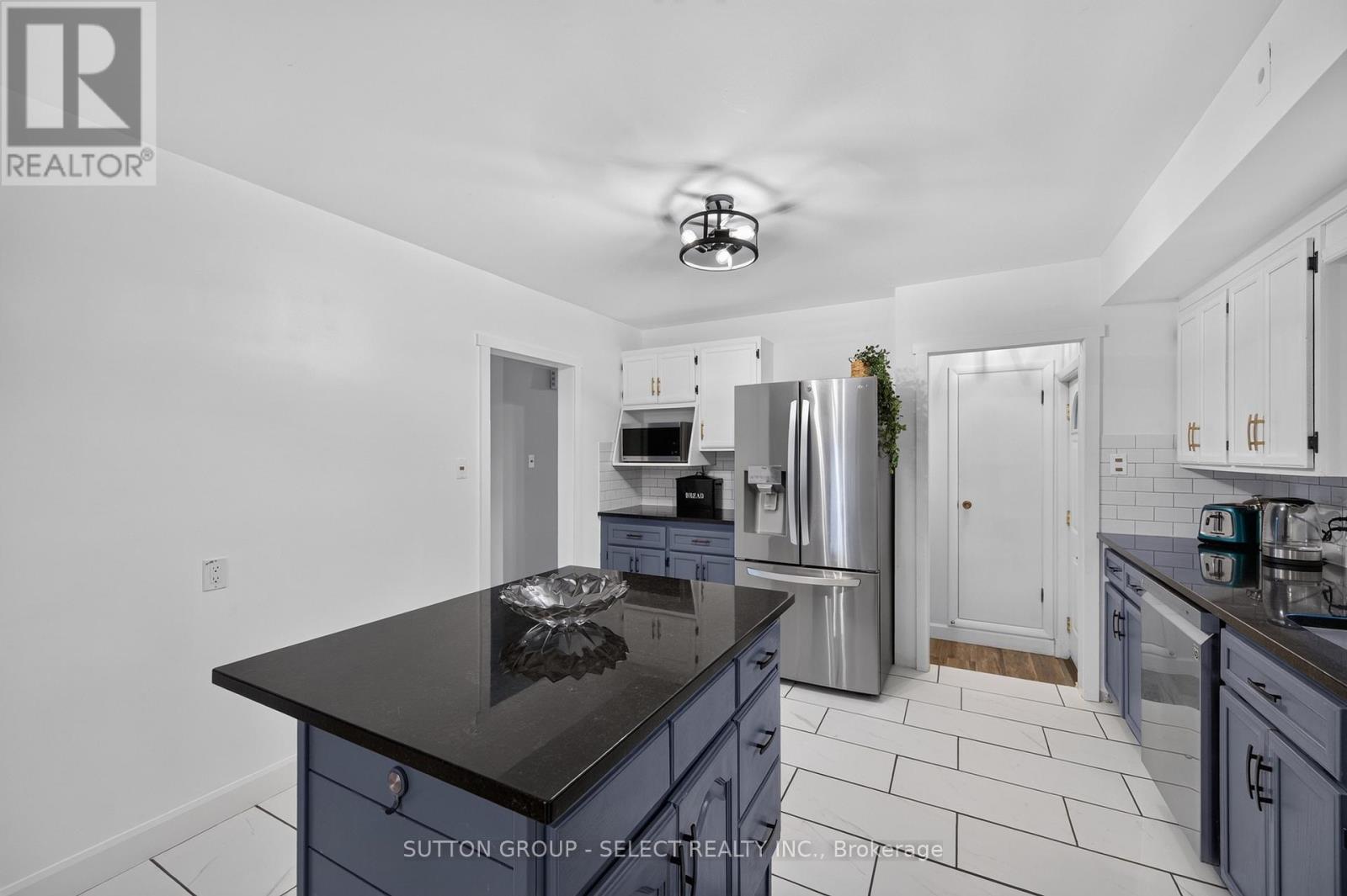 305 Stephen Street Property Photo 15