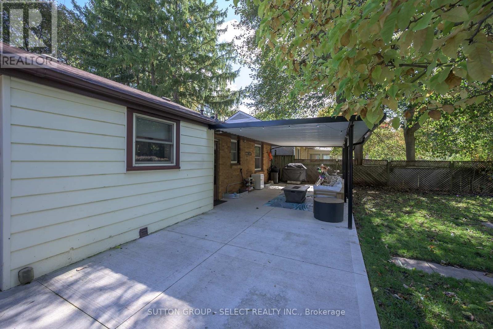305 Stephen Street Property Photo 29