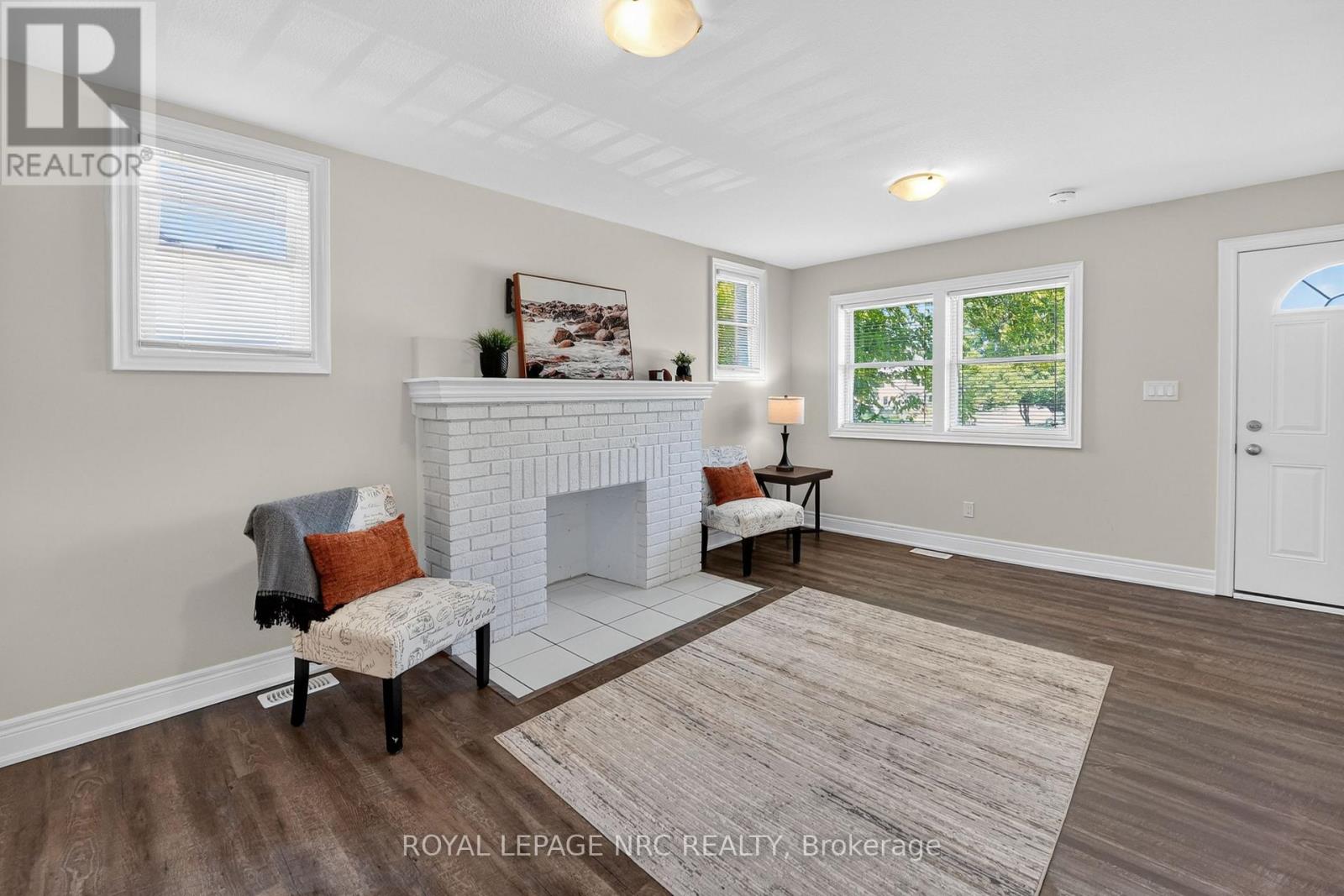 185 Catherine Street Property Photo 4