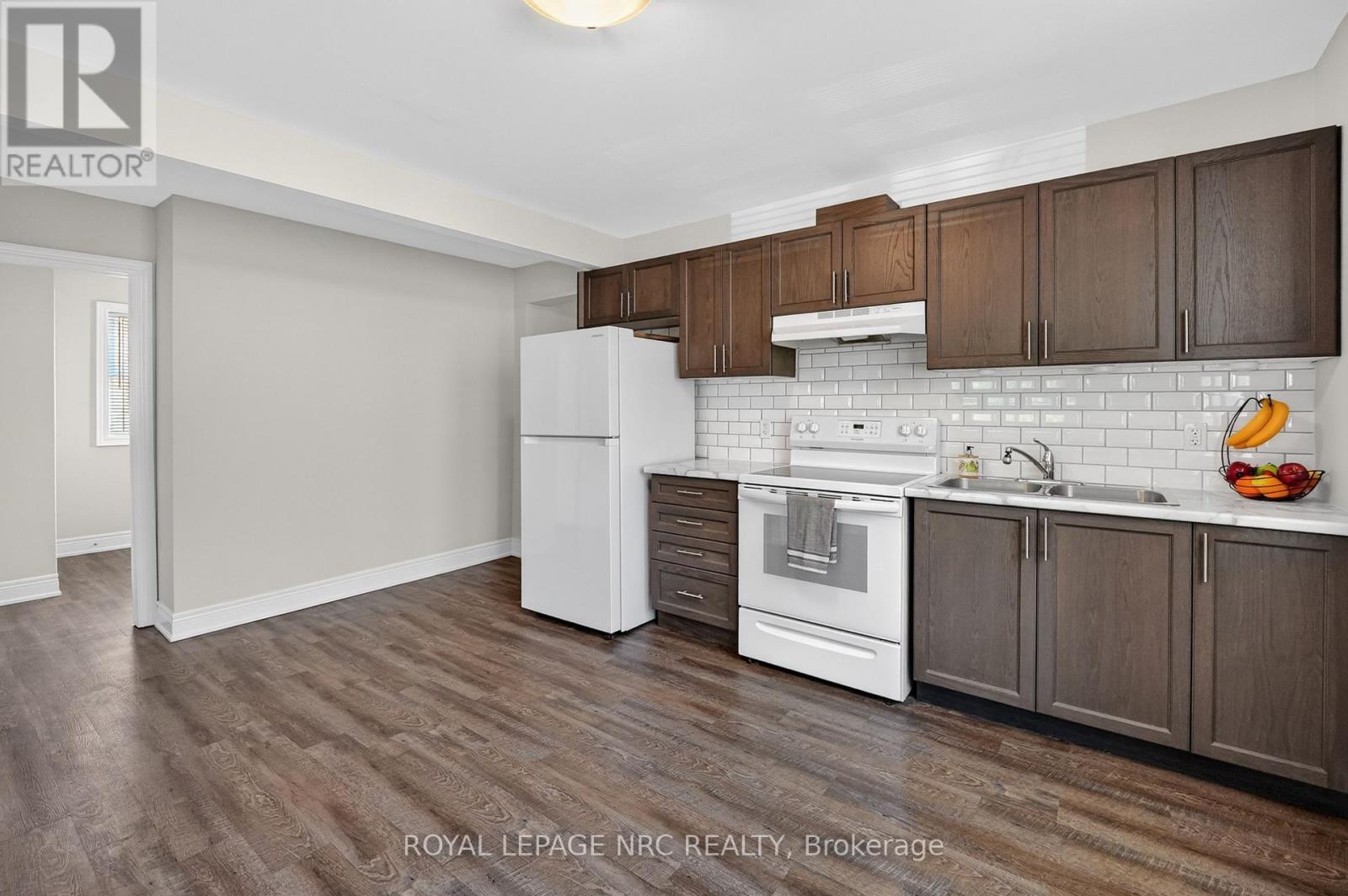 185 Catherine Street Property Photo 8