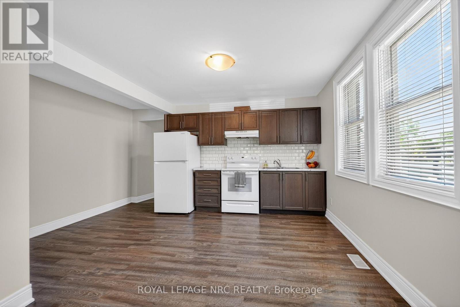 185 Catherine Street Property Photo 9