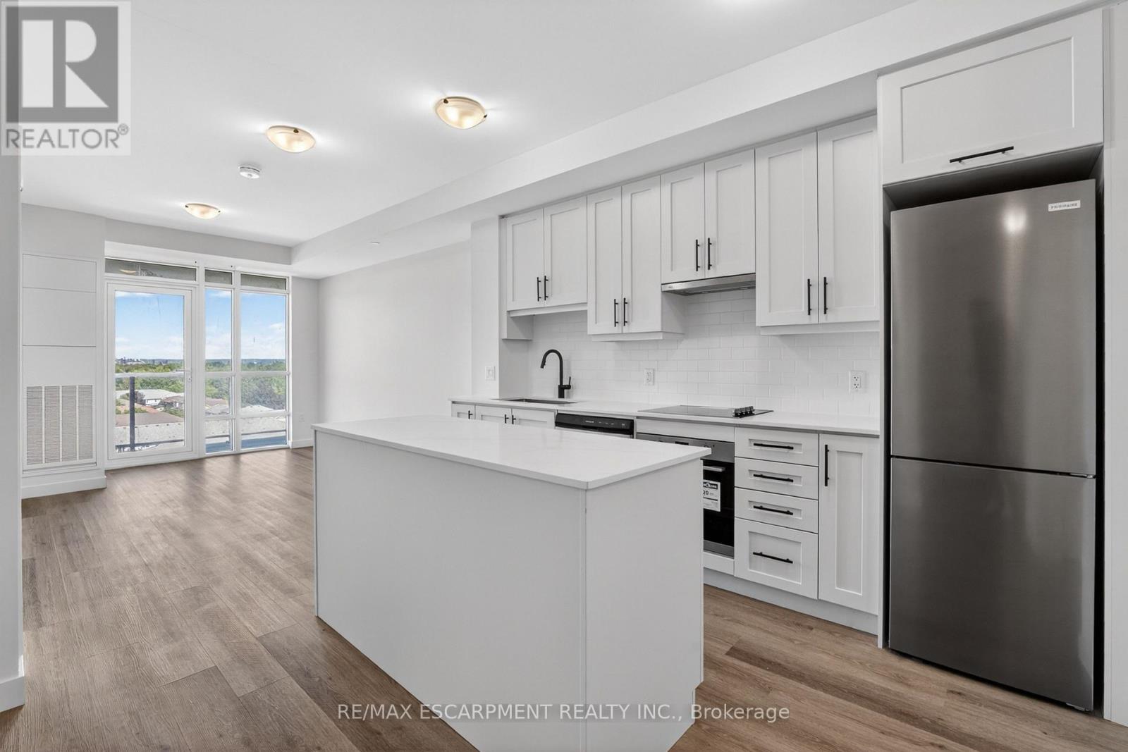 703 - 461 GREEN ROAD Property Photo 1