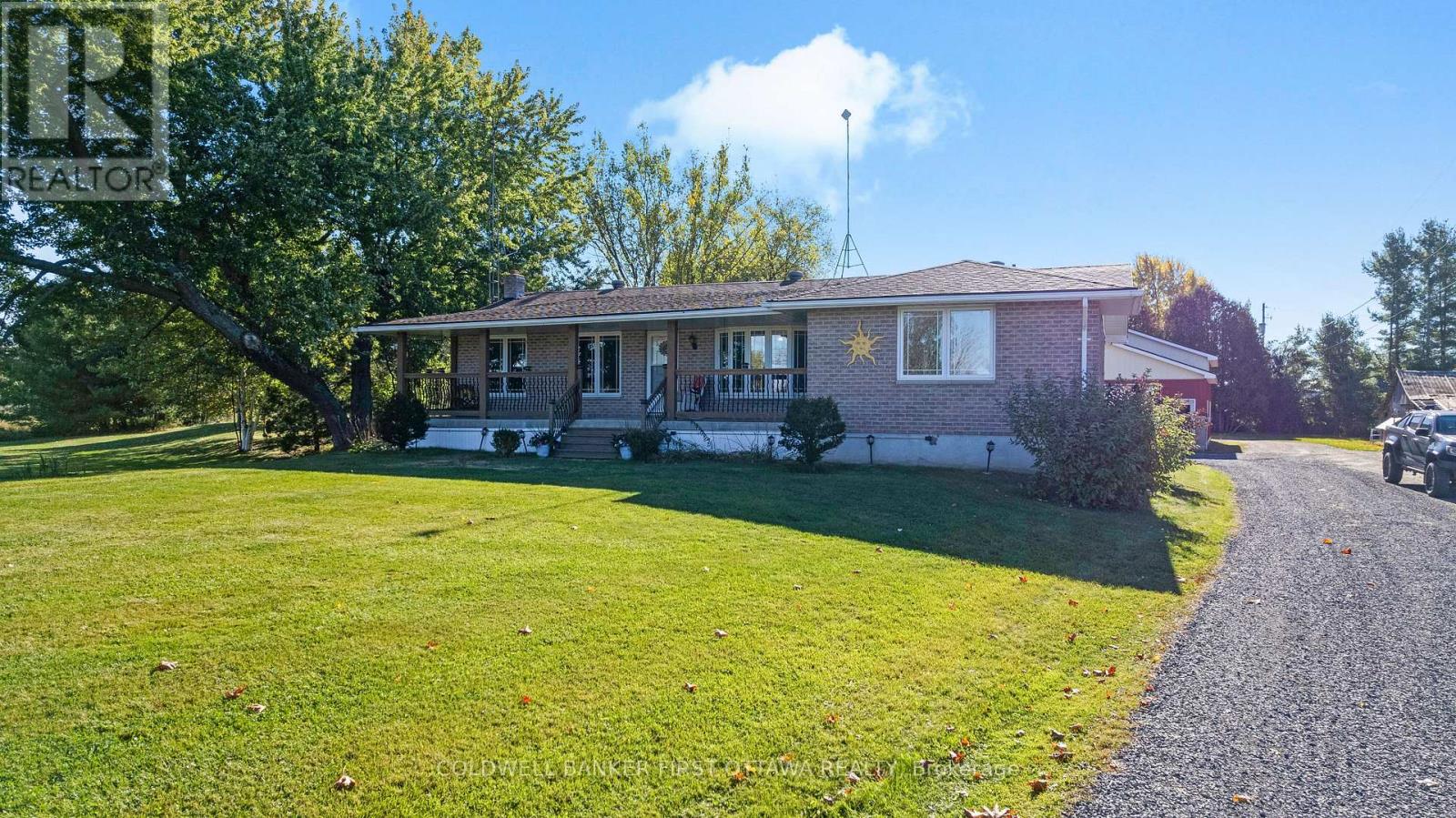 6739 43 Highway Property Photo 1