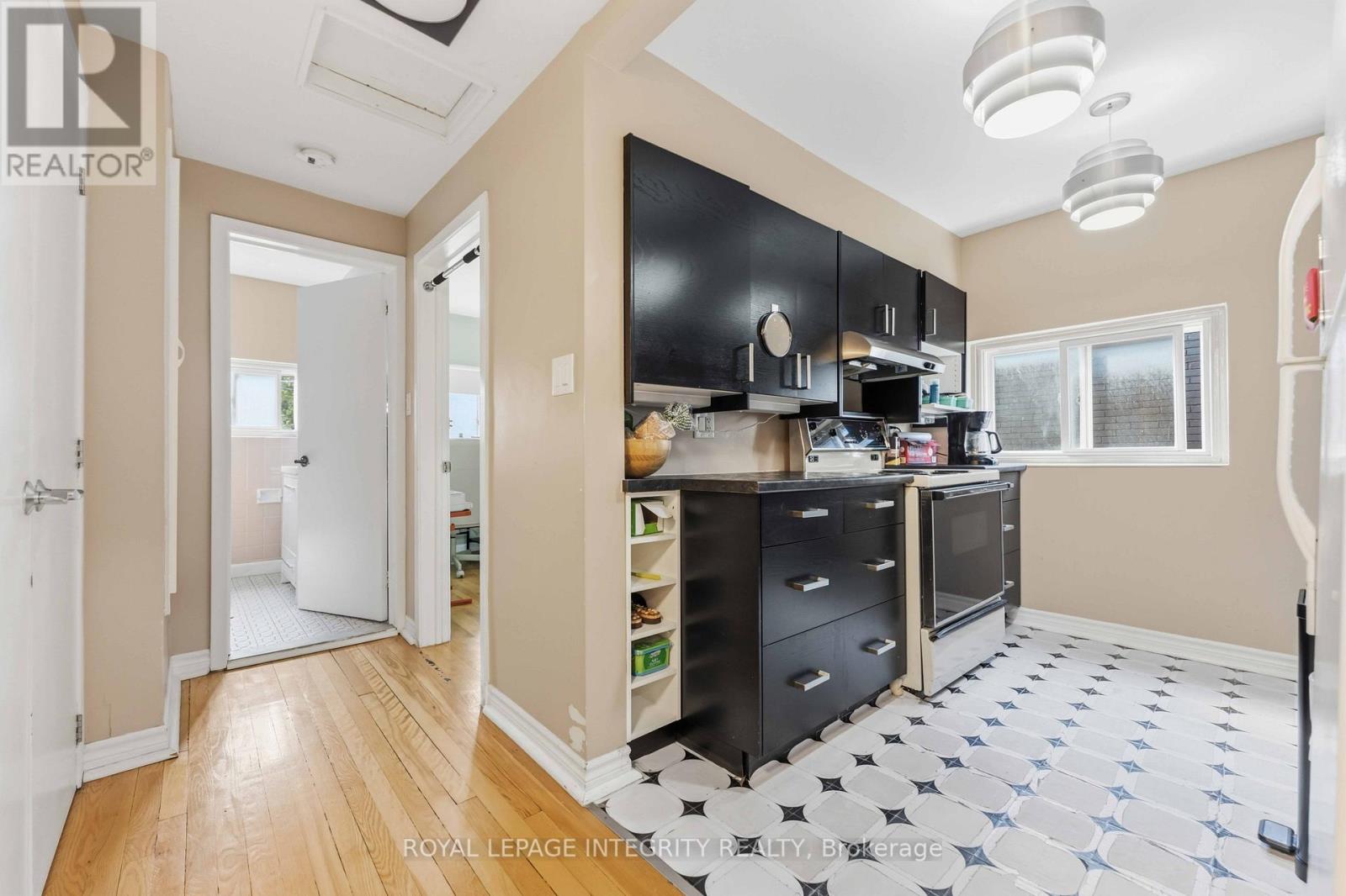 266 Preston Street N Property Photo 19