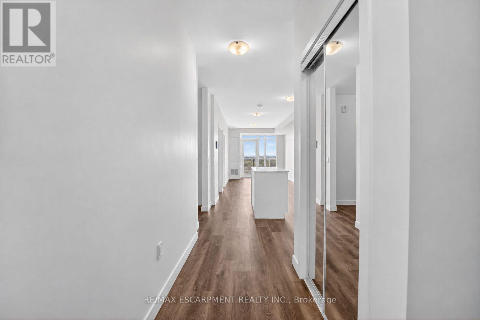 822 - 461 Green Road Property Photo 3