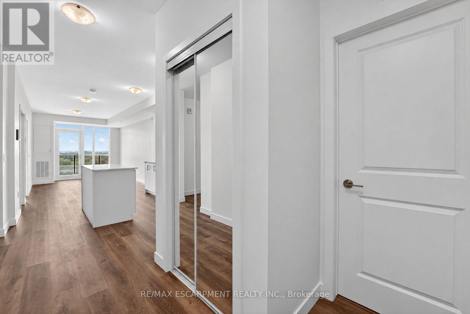 822 - 461 Green Road Property Photo 4