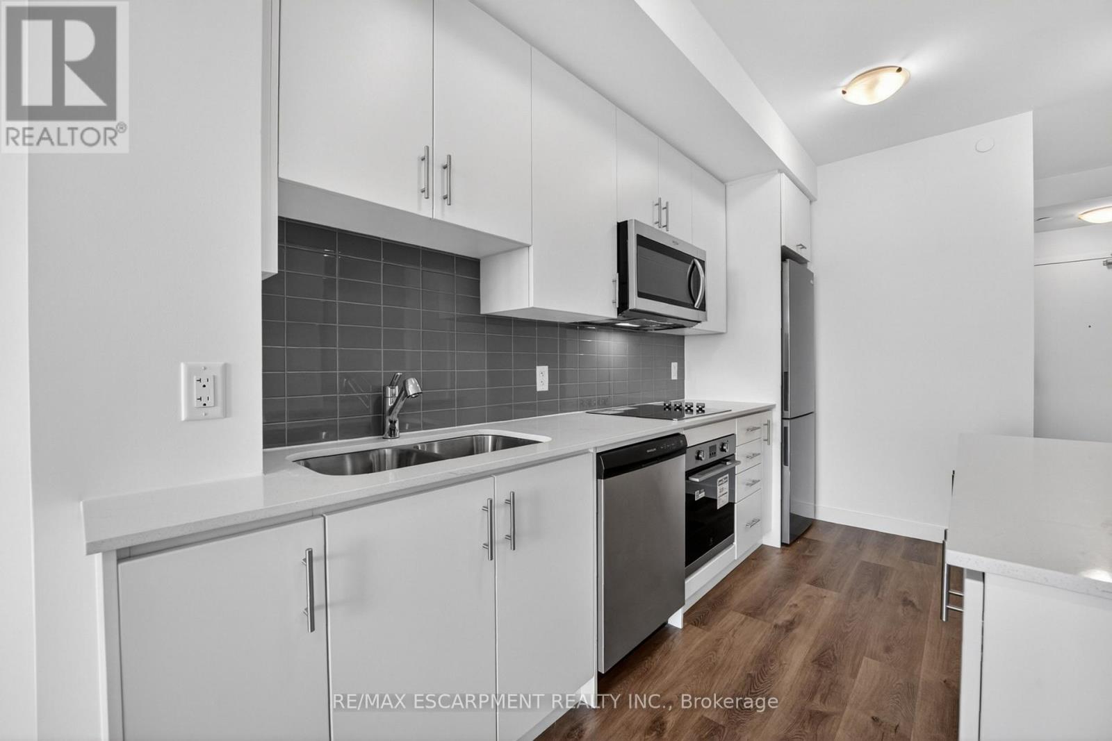 822 - 461 Green Road Property Photo 10