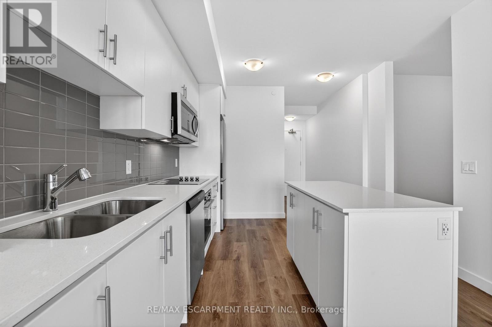 822 - 461 Green Road Property Photo 11