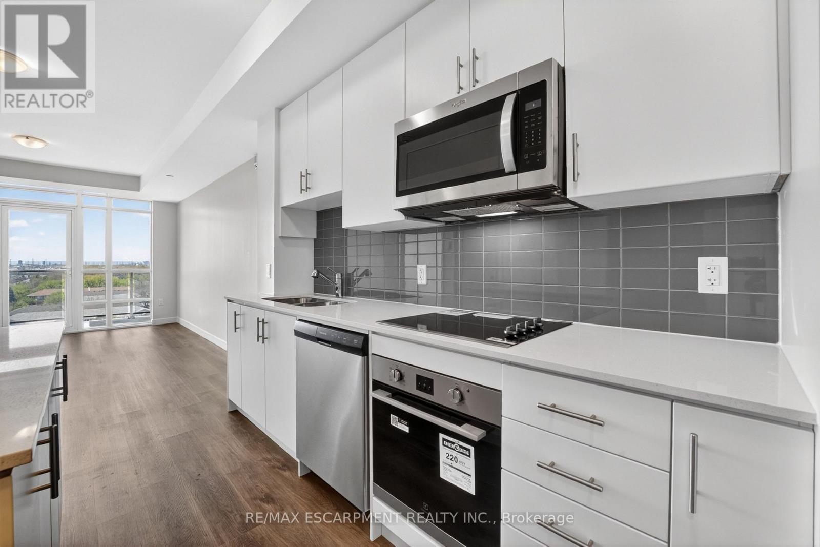 822 - 461 Green Road Property Photo 13
