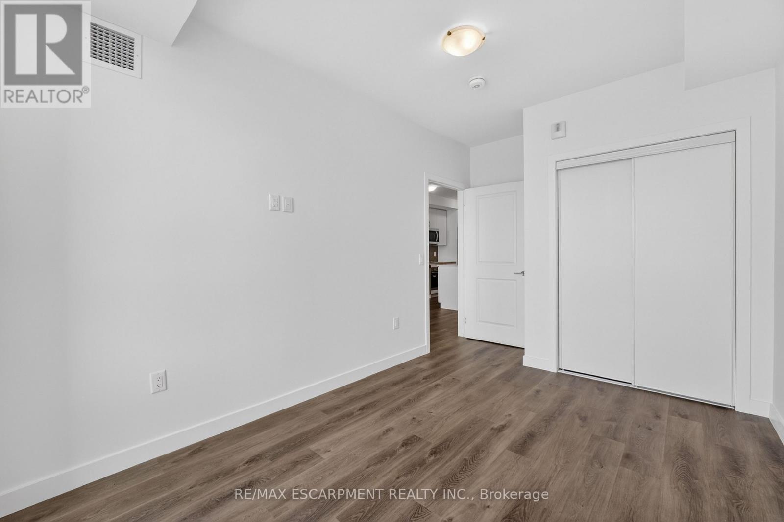 822 - 461 Green Road Property Photo 23