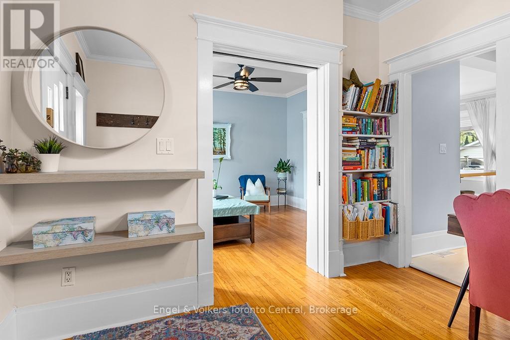 484 2nd Avenue E Property Photo 8
