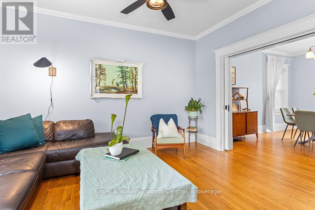 484 2nd Avenue E Property Photo 10