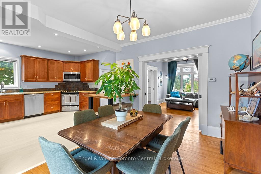484 2nd Avenue E Property Photo 16