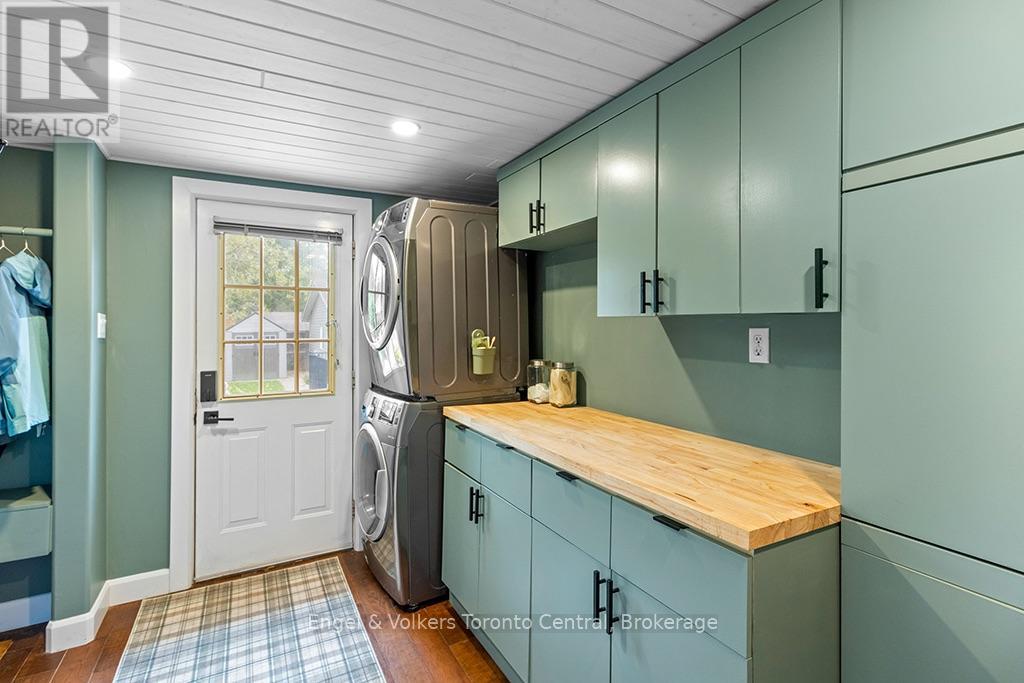 484 2nd Avenue E Property Photo 17