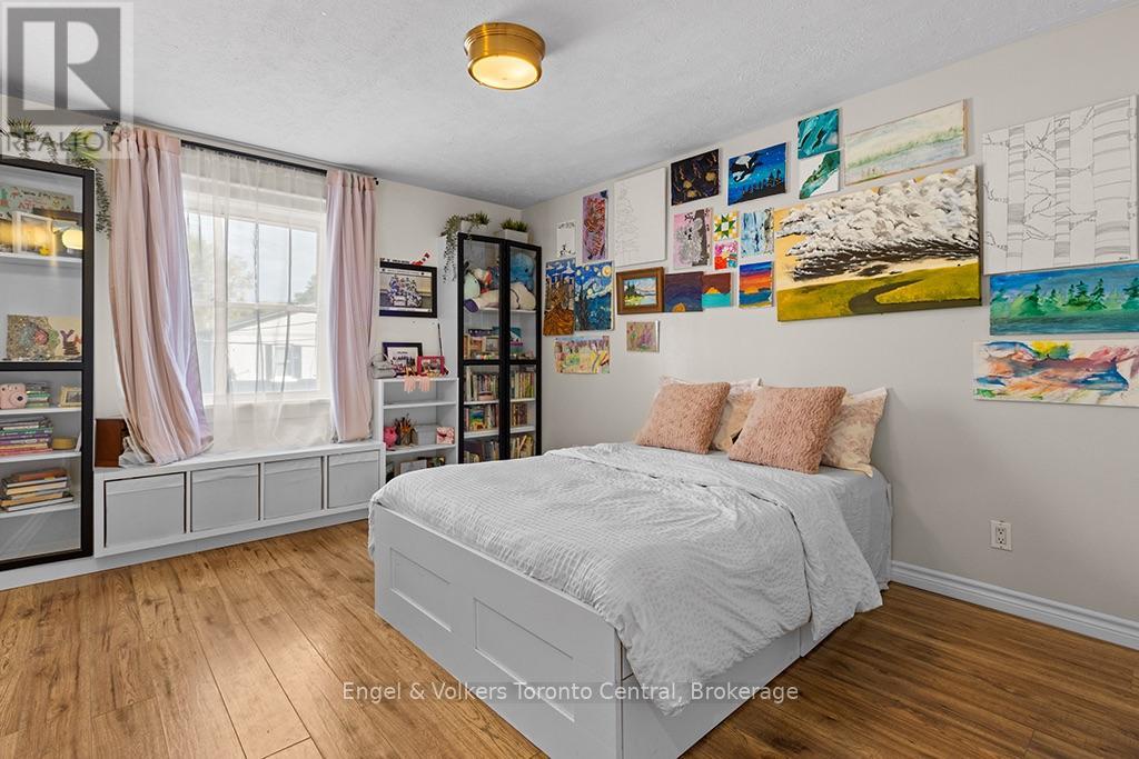 484 2nd Avenue E Property Photo 21