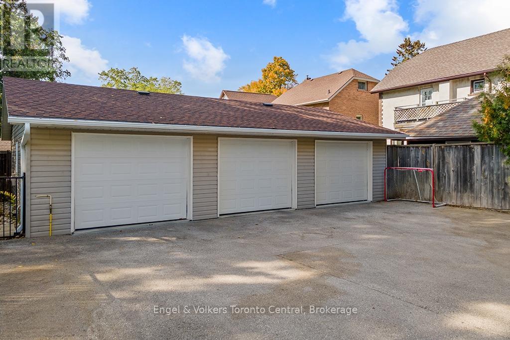 484 2nd Avenue E Property Photo 36