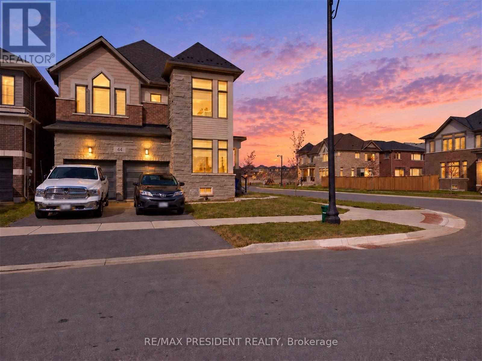 44 Player Drive Property Photo 1