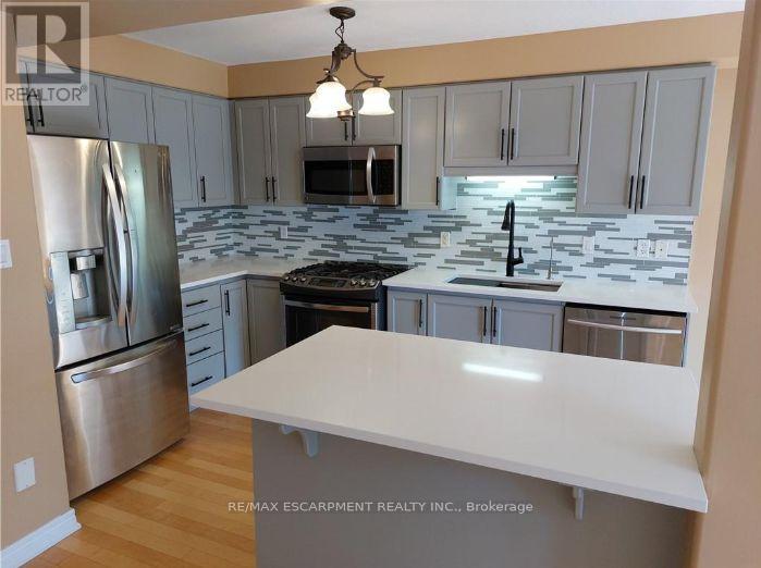 16 Magnificent Way Property Photo 2