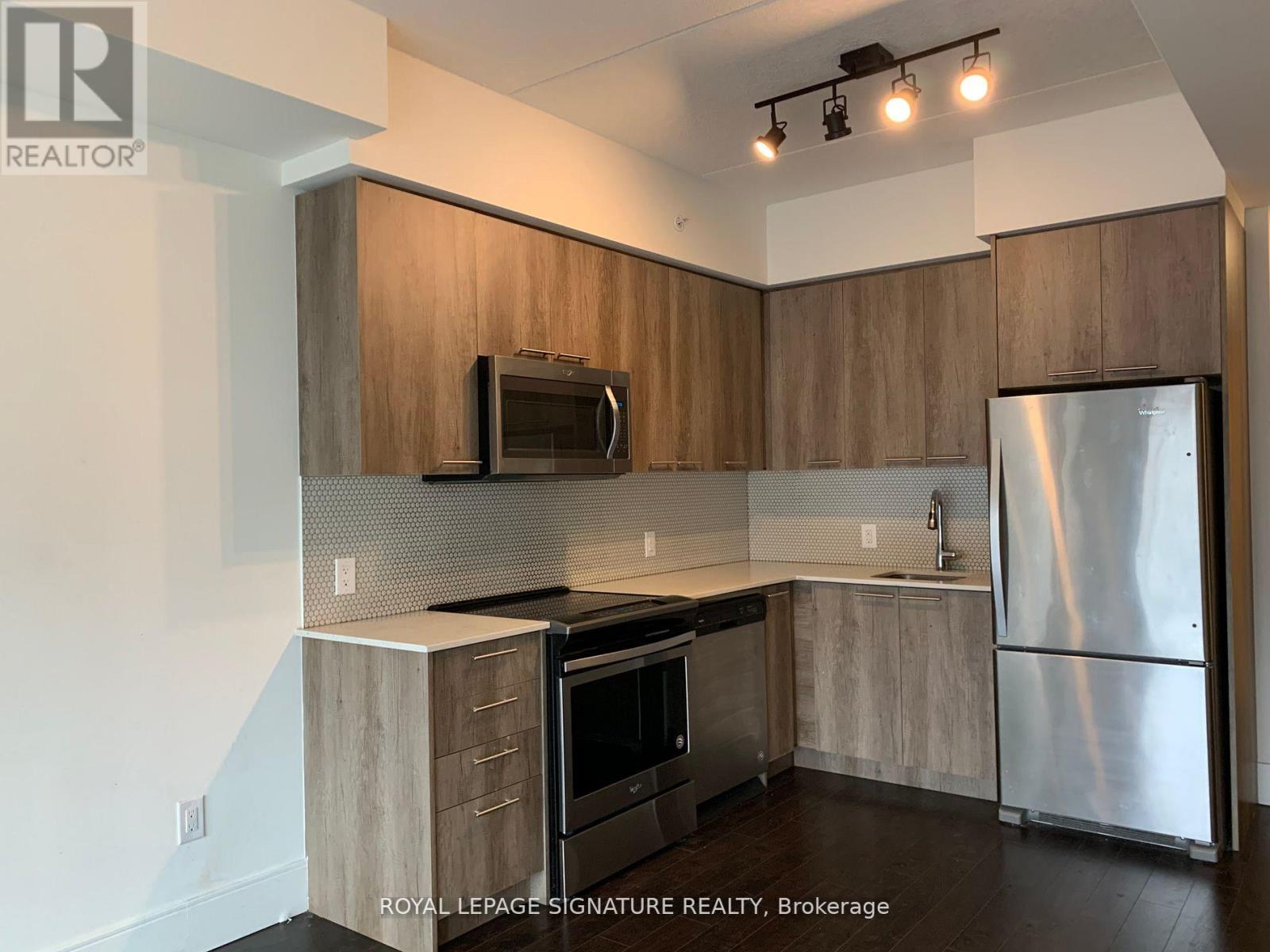307 - 15 Prince Albert Boulevard Property Photo 12
