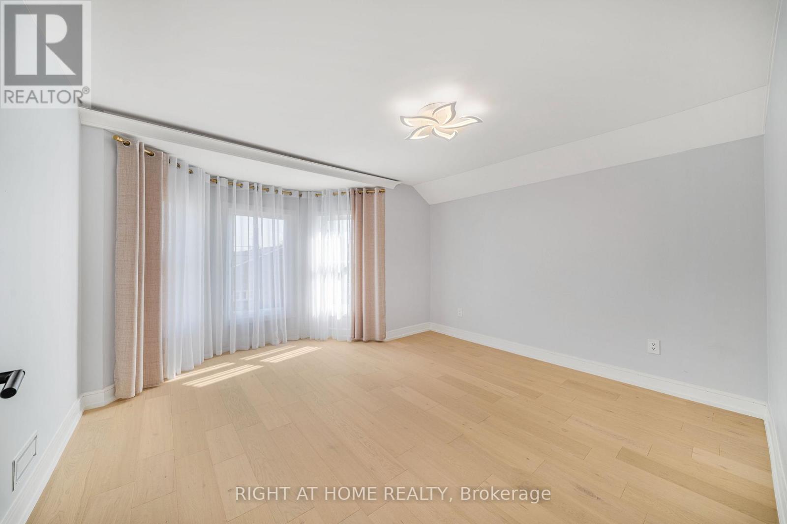 144 Waterloo Street Property Photo 23