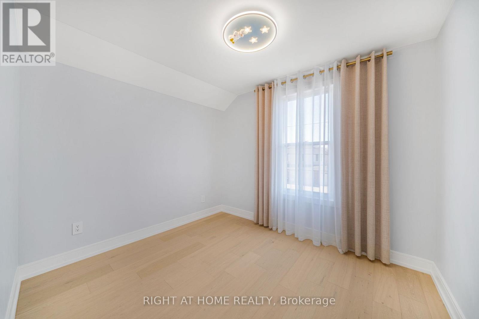 144 Waterloo Street Property Photo 28