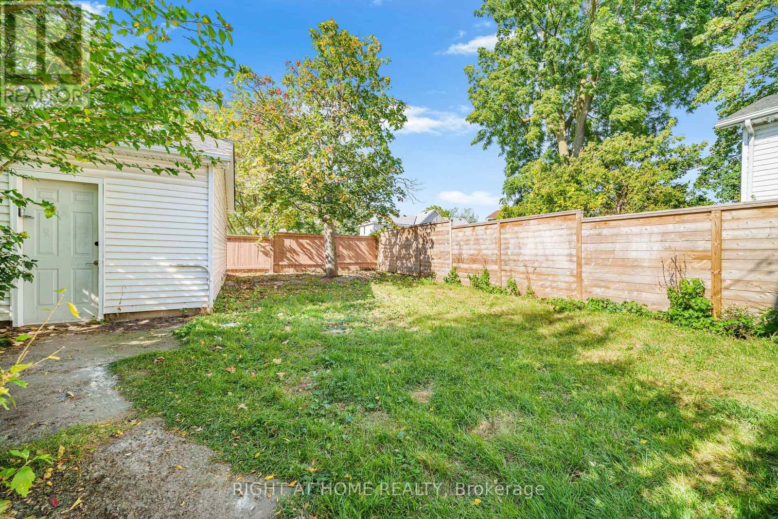 144 Waterloo Street Property Photo 32