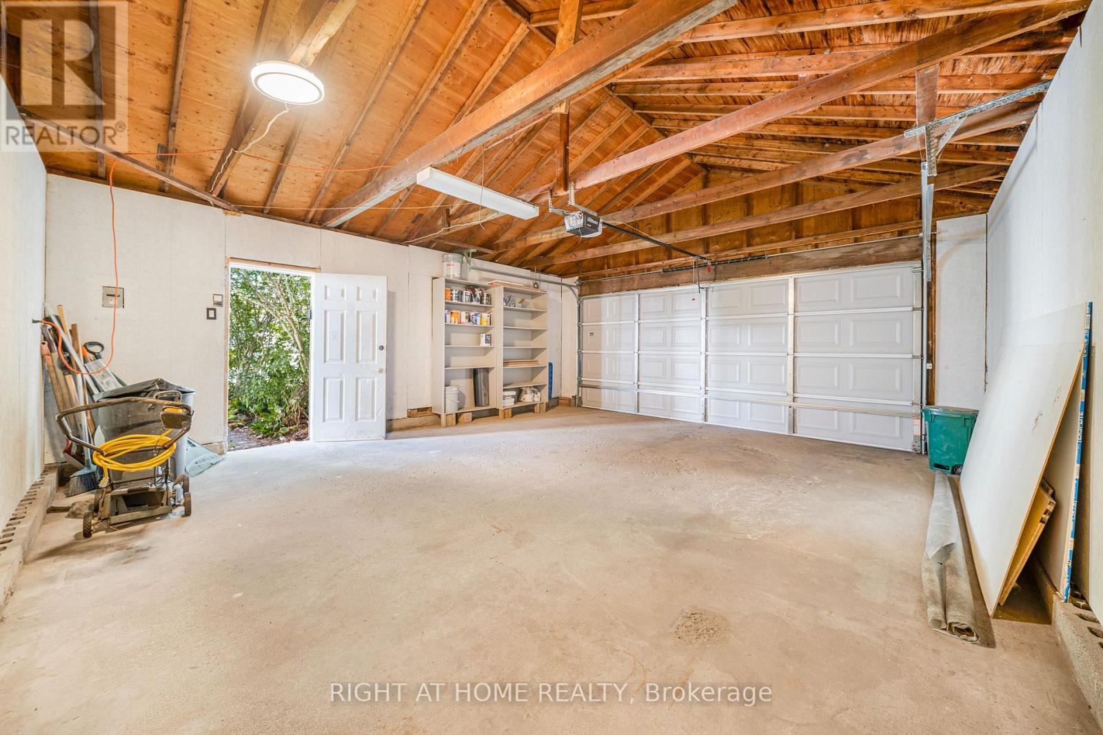 144 Waterloo Street Property Photo 33