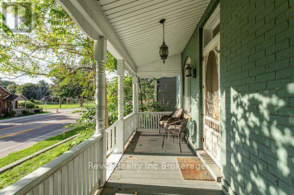 126 Huron Street Property Photo 2