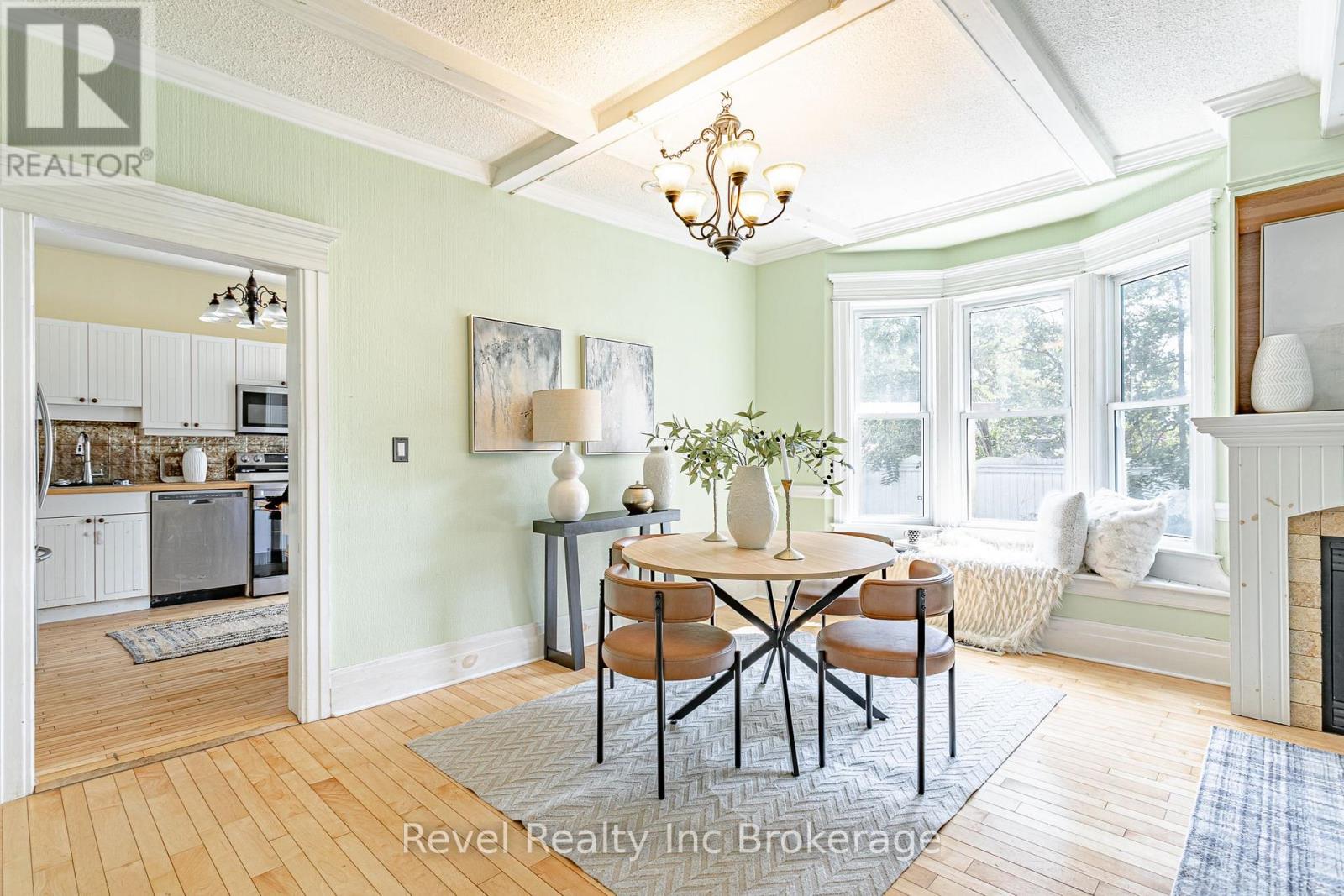 126 Huron Street Property Photo 11