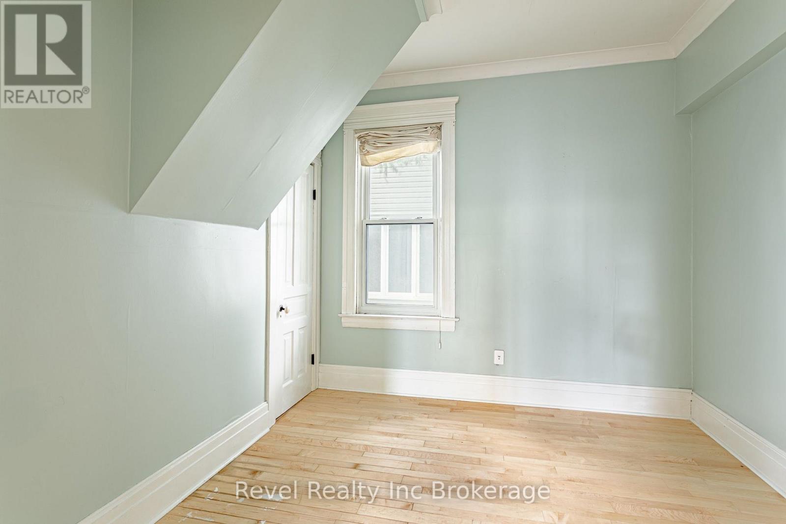 126 Huron Street Property Photo 18