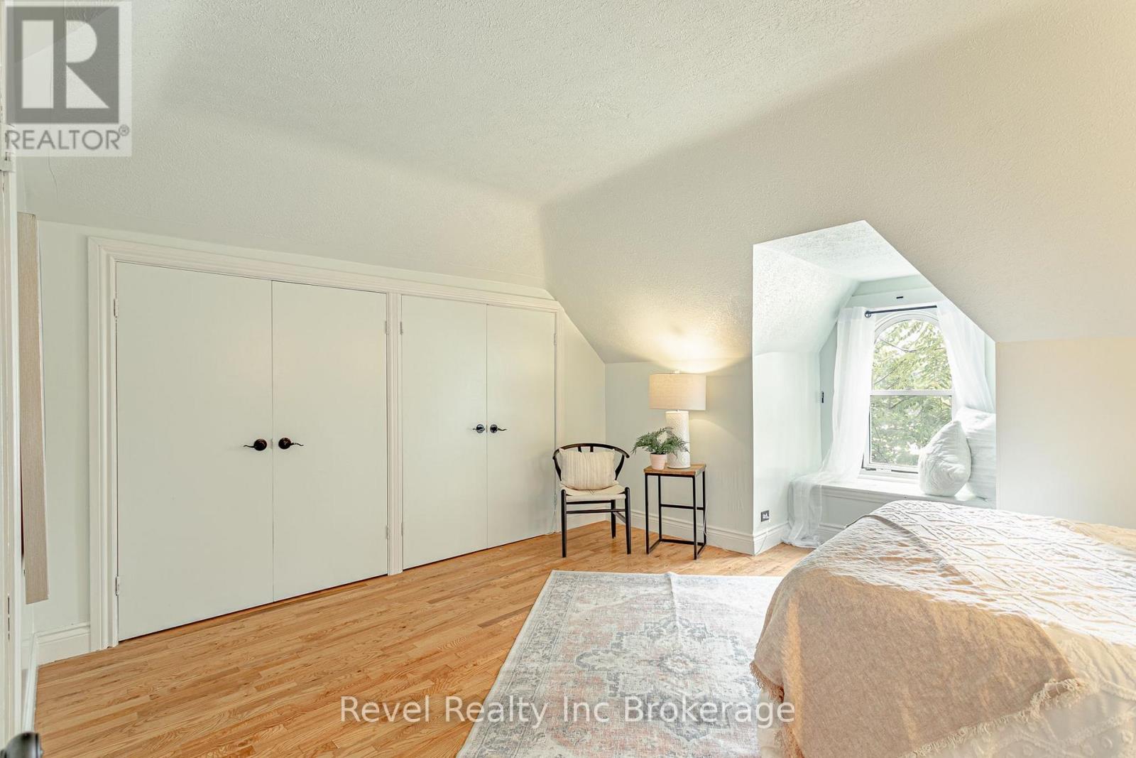 126 Huron Street Property Photo 20