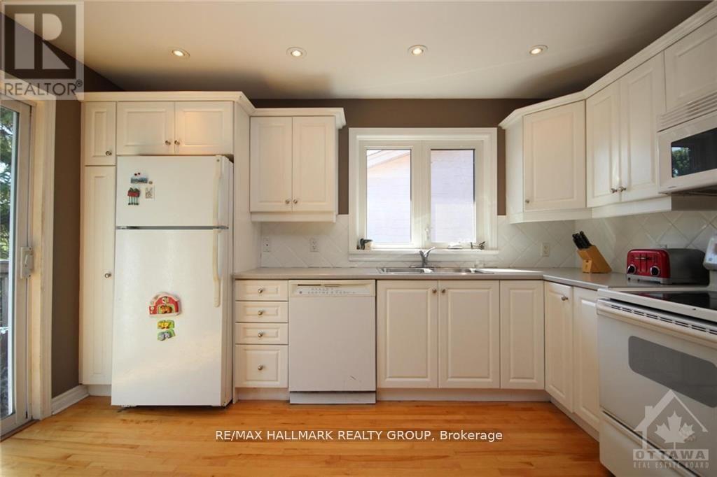 2 - 657 Golden Avenue Property Photo 12