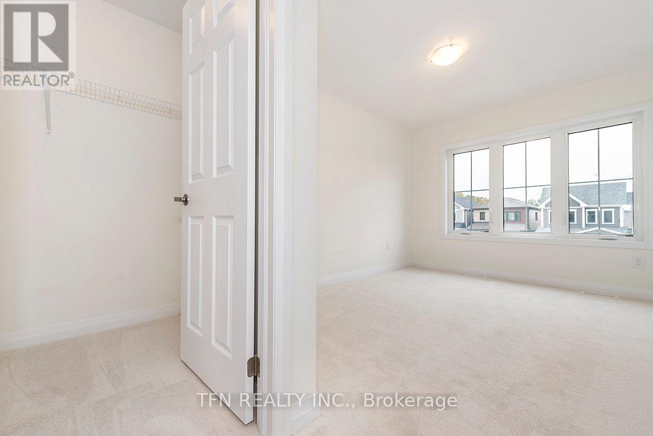 389 Starlight Avenue Property Photo 4