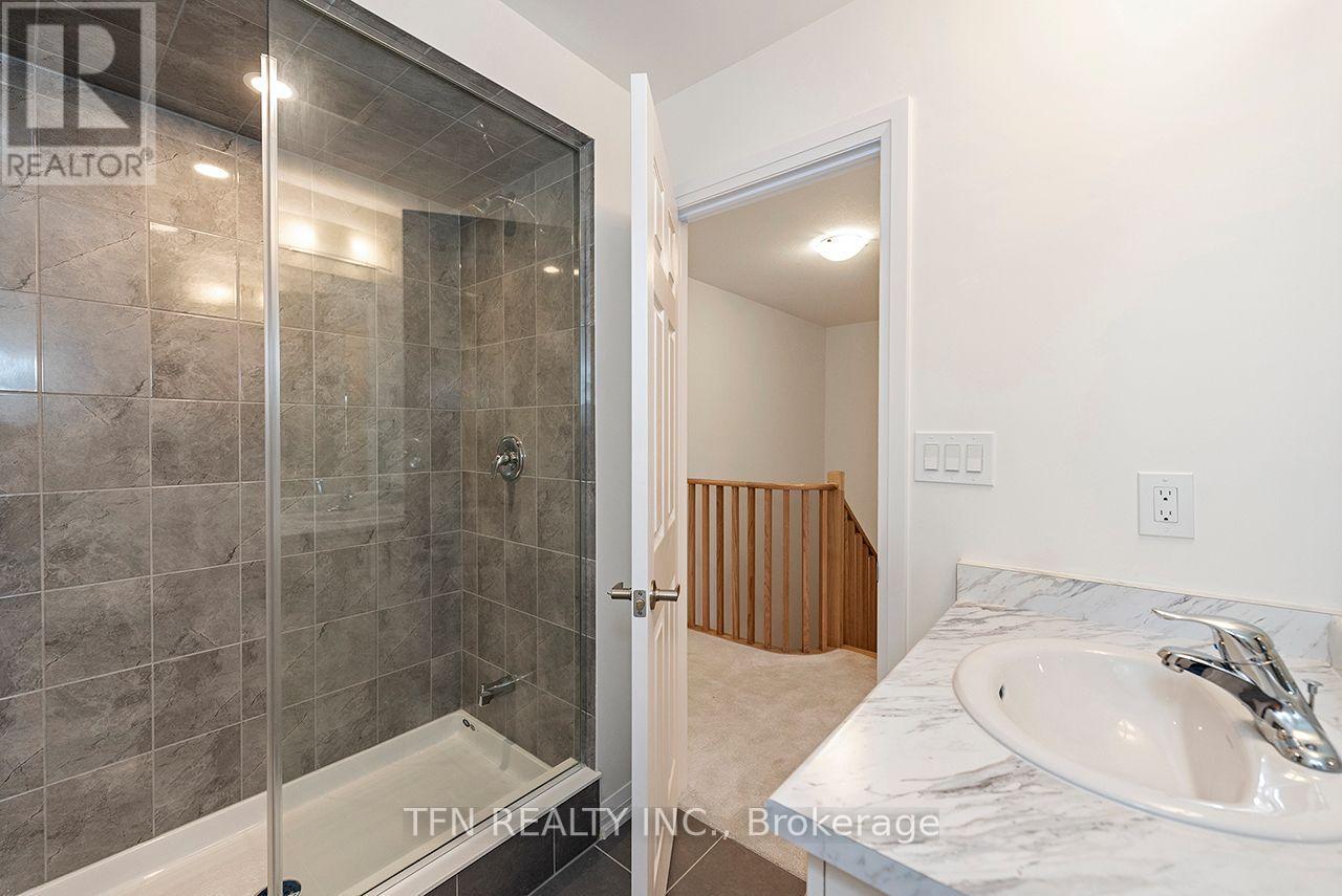 389 Starlight Avenue Property Photo 7