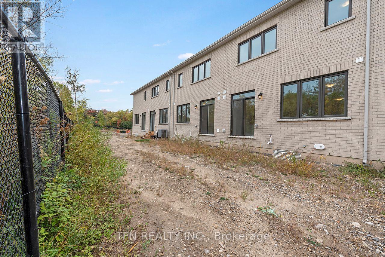 389 Starlight Avenue Property Photo 10
