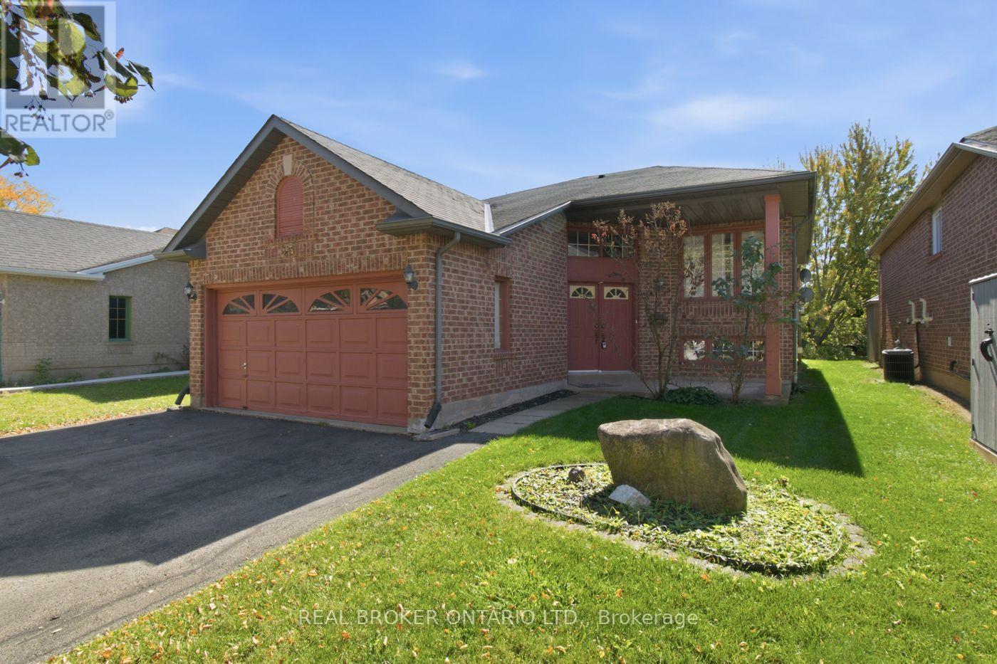 23 Madison Court W Property Photo 1