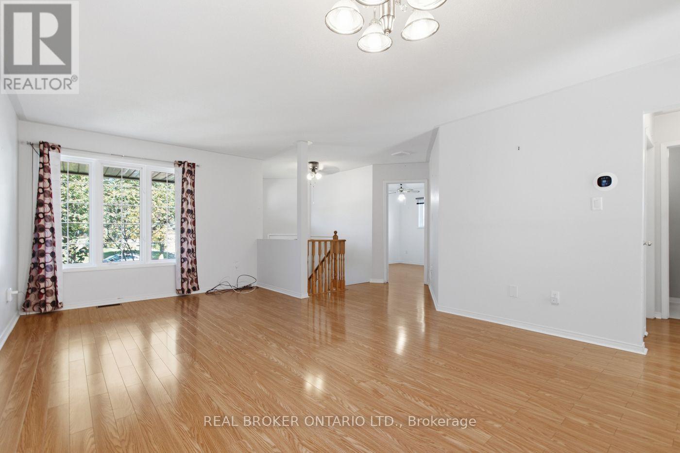 23 Madison Court W Property Photo 9