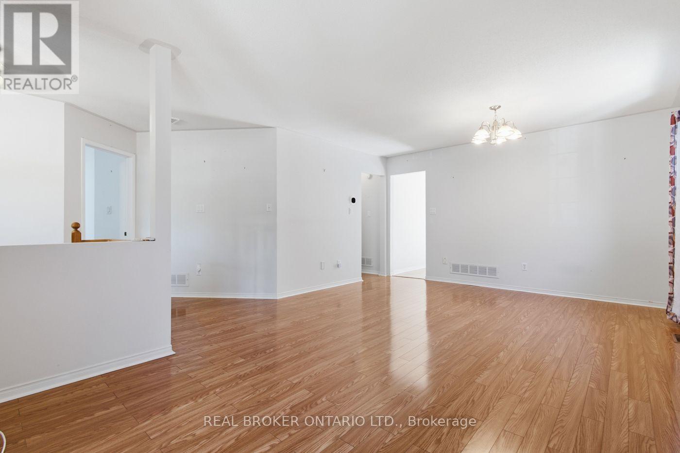 23 Madison Court W Property Photo 11