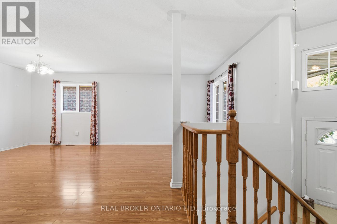 23 Madison Court W Property Photo 16