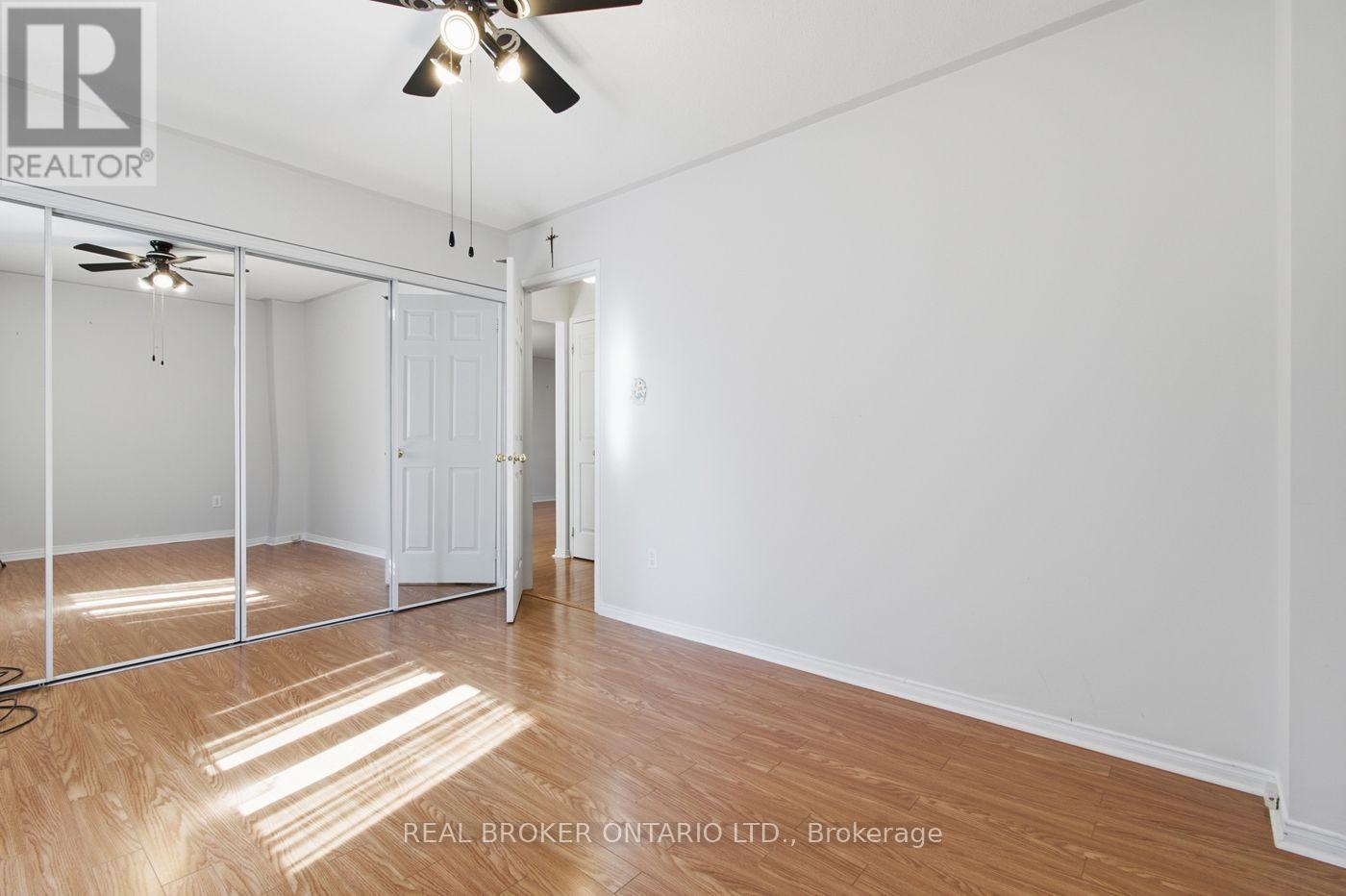 23 Madison Court W Property Photo 19