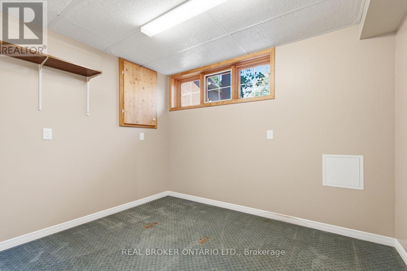 23 Madison Court W Property Photo 26