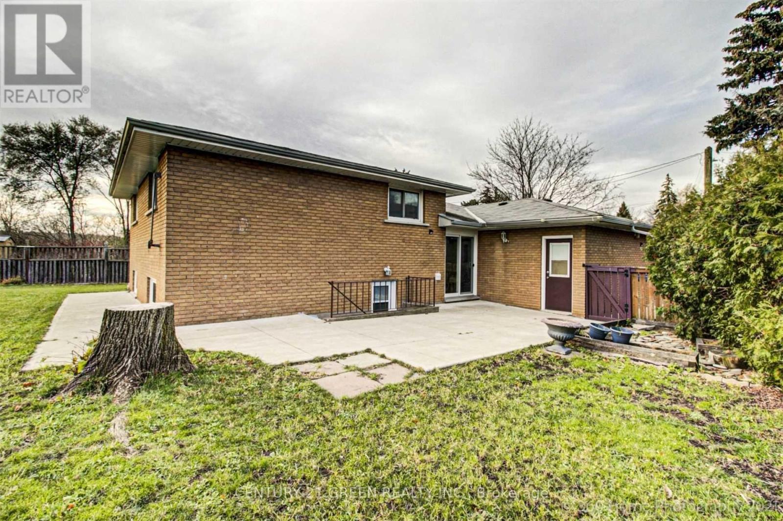 Main - 33 Garvey Crescent Property Photo 2