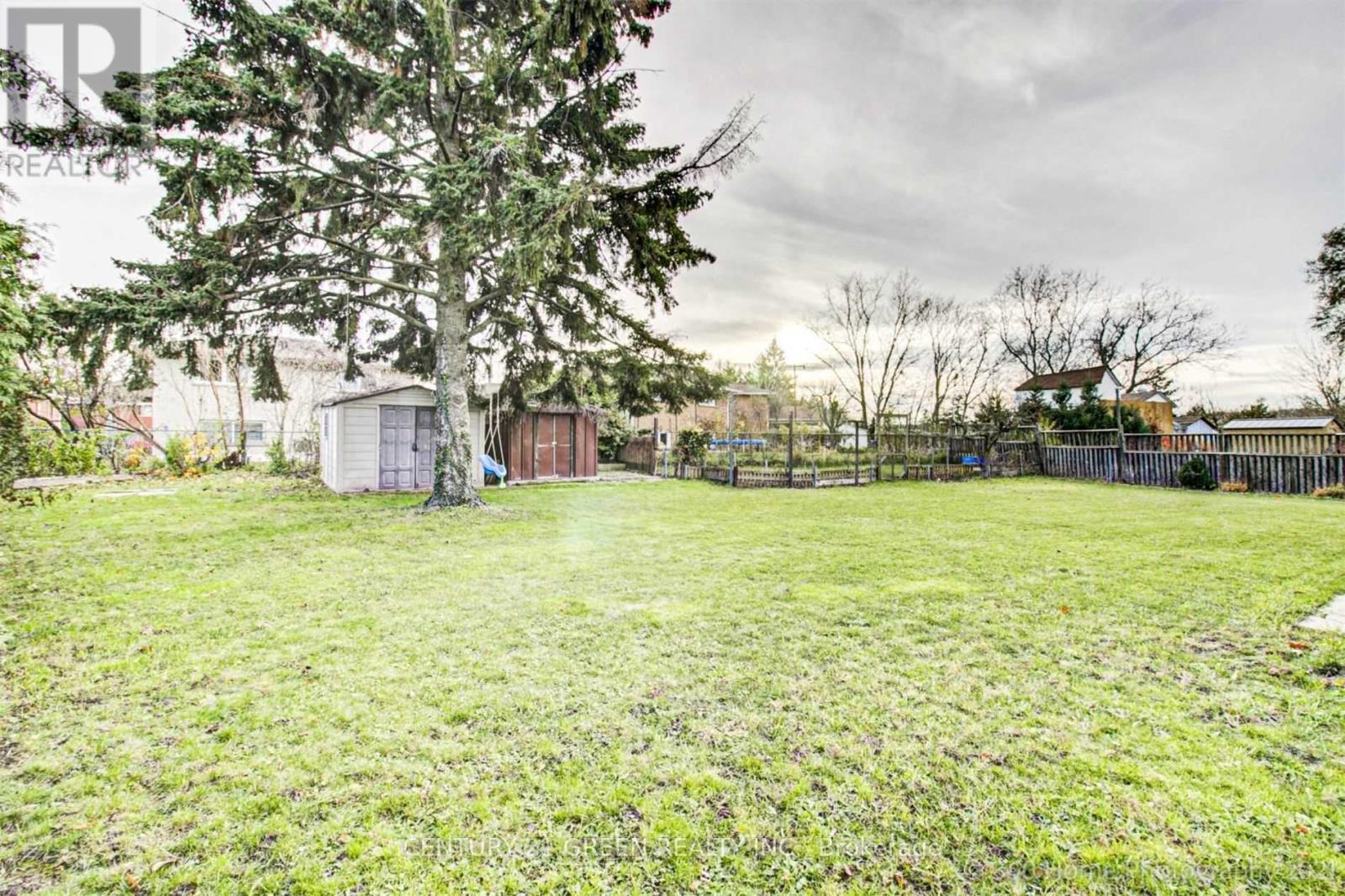 Main - 33 Garvey Crescent Property Photo 3