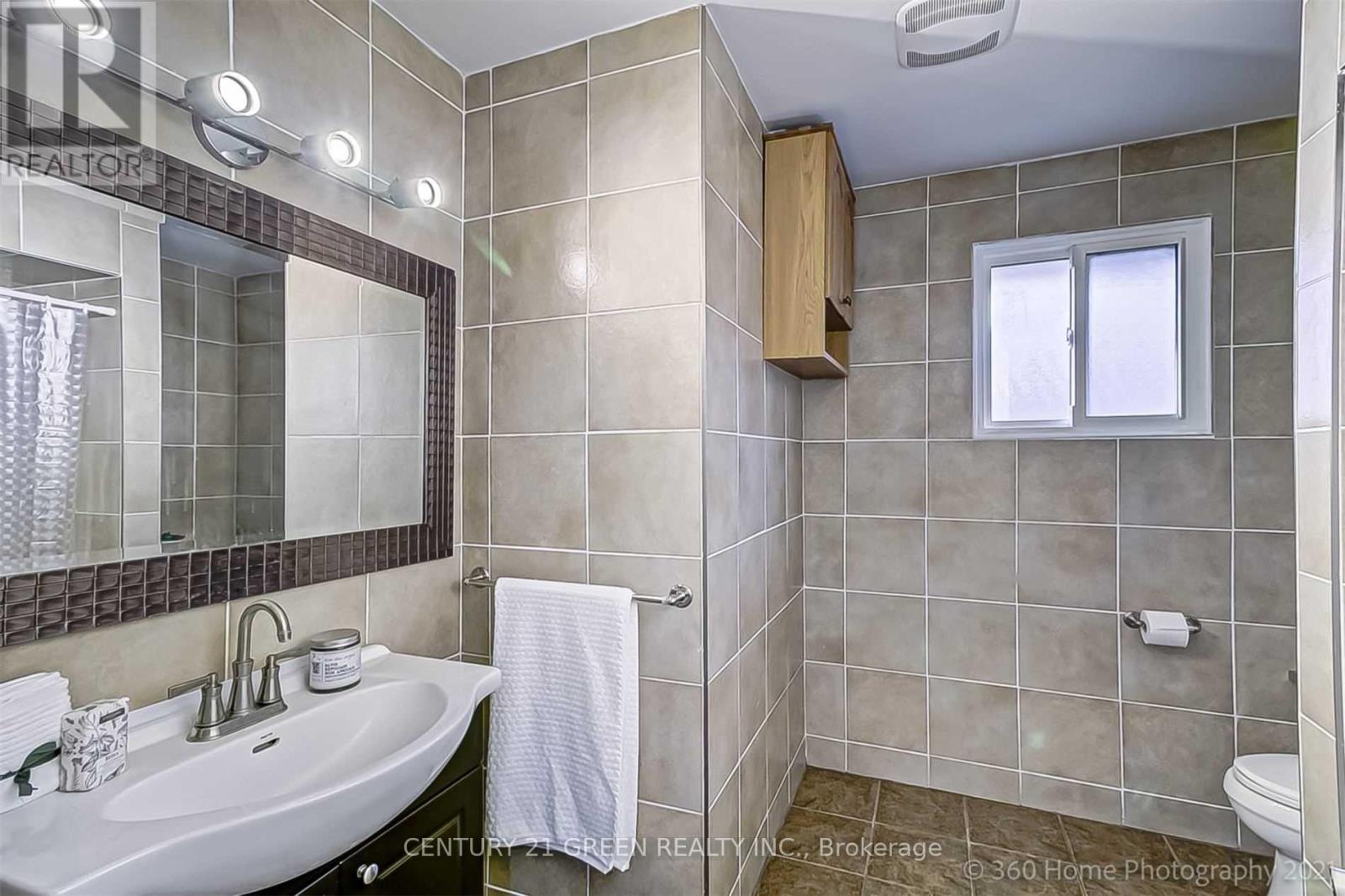 Main - 33 Garvey Crescent Property Photo 11