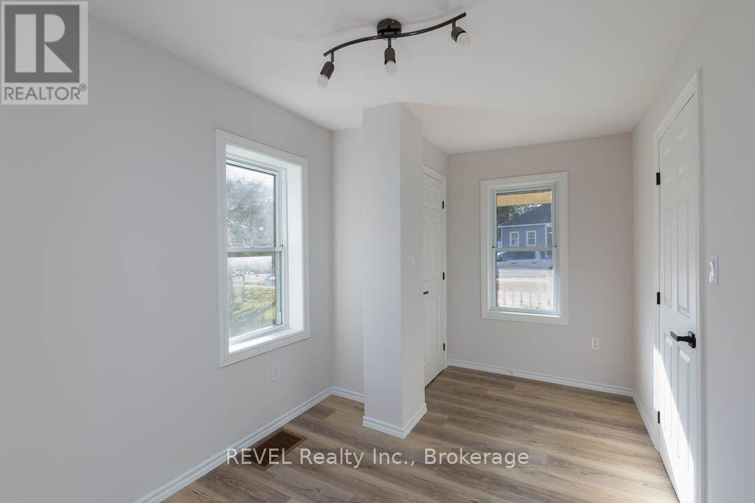 389 Glendale Avenue Property Photo 6