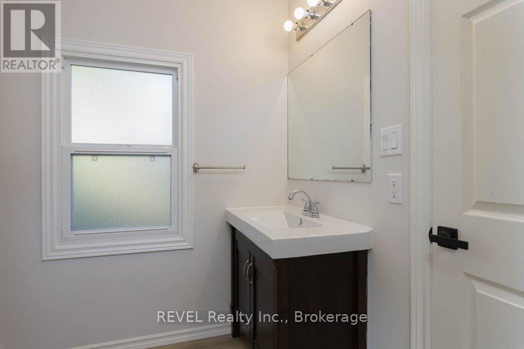 389 Glendale Avenue Property Photo 16