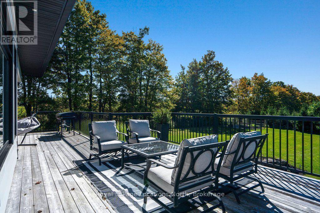 555130 Sixth Line Property Photo 35
