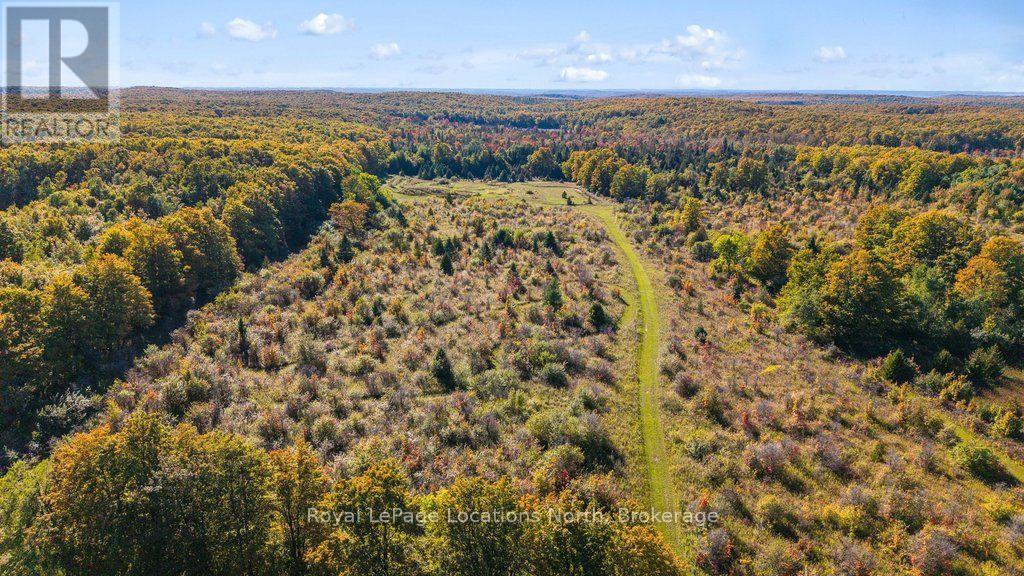 555130 Sixth Line Property Photo 40