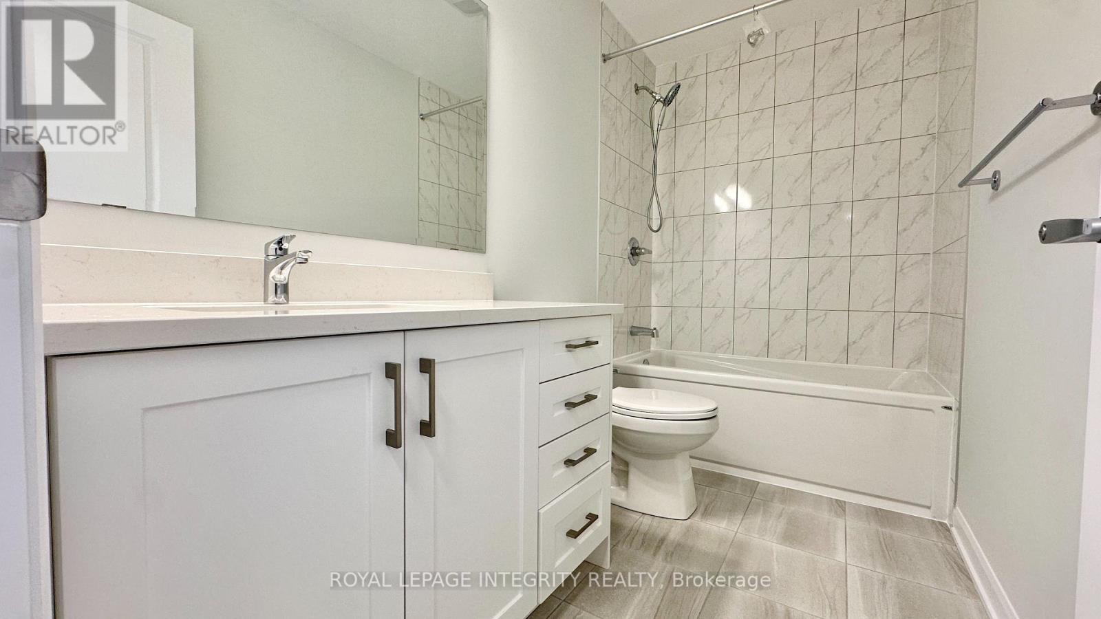 22 - 1001 Glenroy Gilbert Drive Property Photo 11